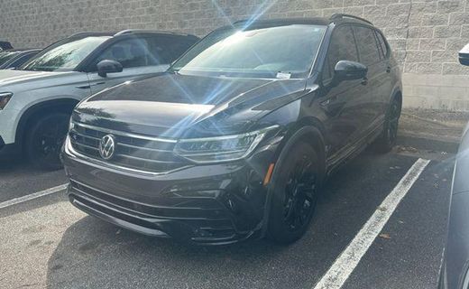2024 Volkswagen Tiguan SE Black