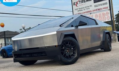 2024 Tesla Cybertruck Base