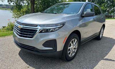 2023 Chevrolet Equinox LS 1FL