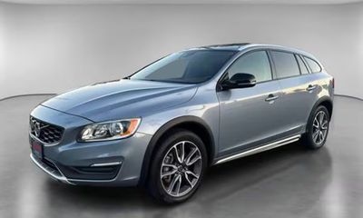 2017 Volvo V60CC Premier
