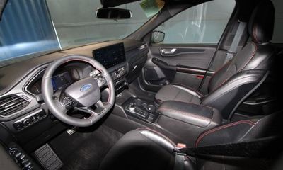 2024 Ford Escape ST Line Select