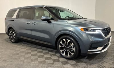 2024 Kia Carnival EX