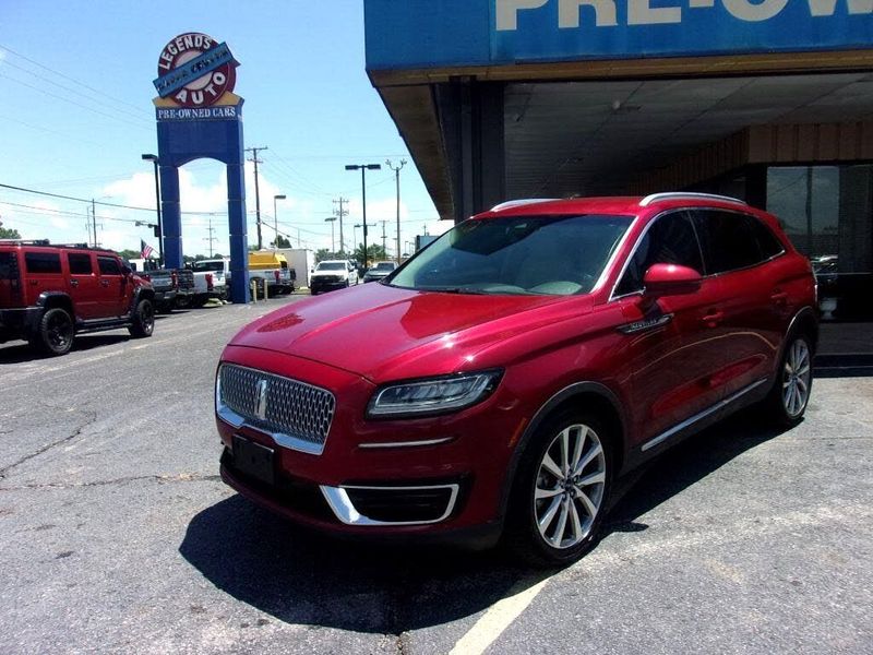 2019 Lincoln Nautilus — a typically priced live listing