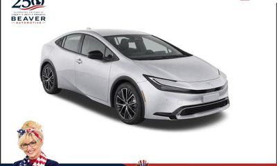 2025 Toyota Prius LE