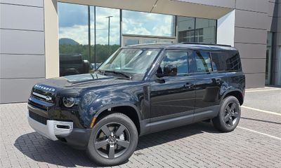 2025 Land Rover Defender 110 S