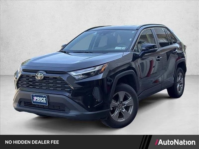 2025 Toyota RAV4 — a typically priced live listing
