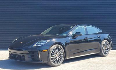 2026 Porsche Panamera 4