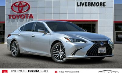 2022 Lexus ES 300H Premium