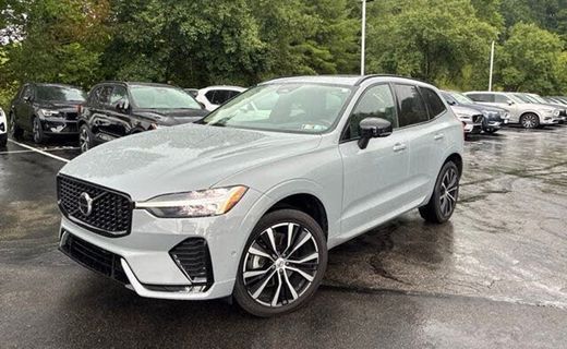 2024 Volvo XC60 Ultimate Dark