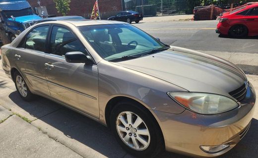 2004 Toyota Camry LE