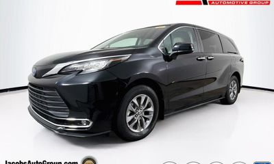2023 Toyota Sienna XLE