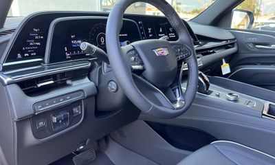 2023 Cadillac Escalade ESV Sport