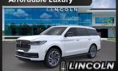 2027 Lincoln Navigator Premier