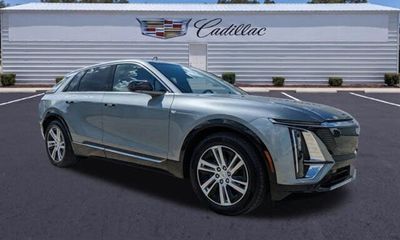 2024 Cadillac Lyriq Tech 1