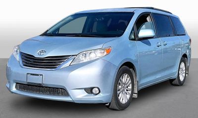 2017 Toyota Sienna LTD Premium XLE