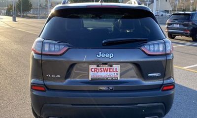 2022 Jeep Cherokee Latitude LUX