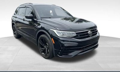 2024 Volkswagen Tiguan SE Black