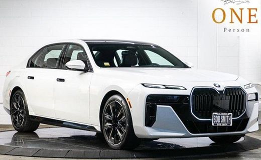 2025 BMW 740I