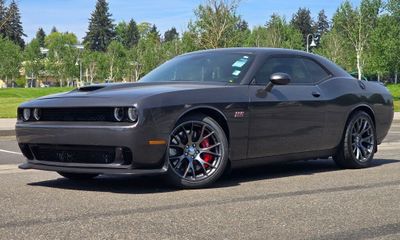 2016 Dodge Challenger SRT 392
