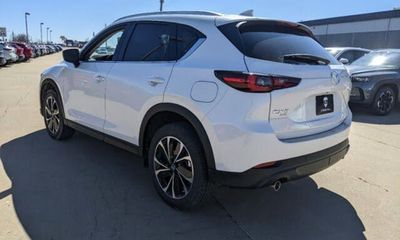 2023 Mazda CX-5 Premium Package