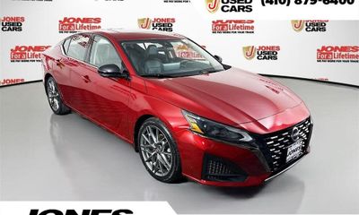2023 Nissan Altima SR