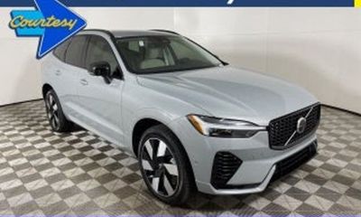2026 Volvo XC60 Ultra Dark