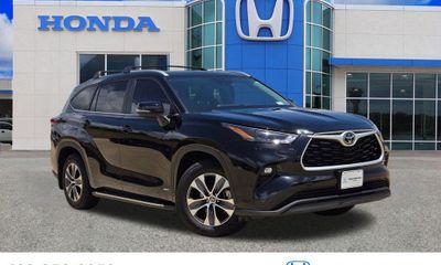 2025 Toyota Highlander XLE Nightshade 25TH