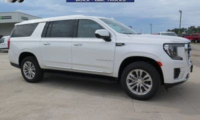 2023 GMC Yukon XL SLT