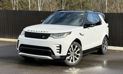 2025 Land Rover Discovery P300 Dyanmic SE