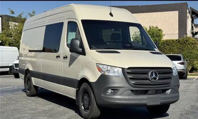 2025 Mercedes-Benz Sprinter 907 VS30