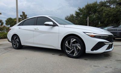 2024 Hyundai Elantra Limited