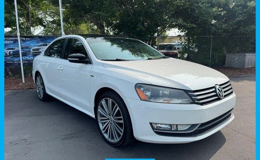 2015 Volkswagen Passat SE