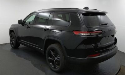 2023 Jeep Grand Cherokee L Laredo Altitude