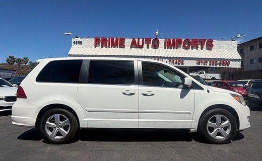 2010 Volkswagen Routan SE