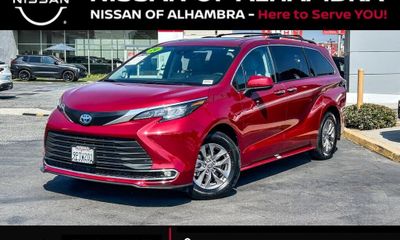 2024 Toyota Sienna XLE