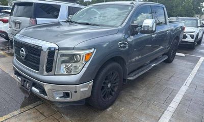 2017 Nissan Titan SV