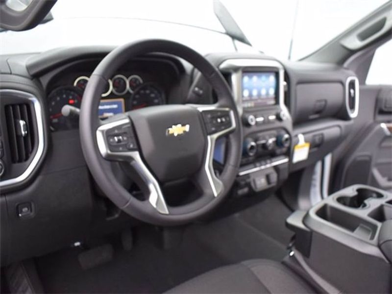 2022 Chevrolet Silverado 3500hd — a typically priced live listing