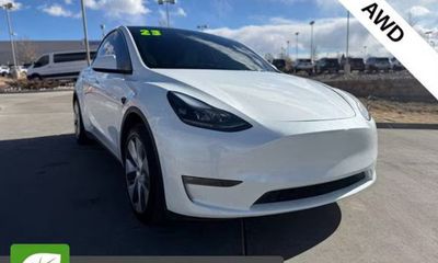 2023 Tesla Model Y Long Range