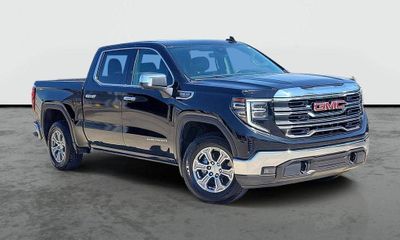 2024 GMC Sierra SLT