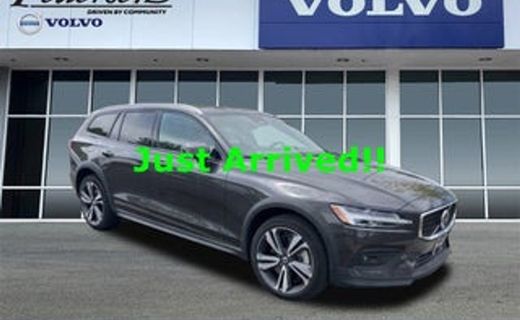 2026 Volvo V60CC Plus