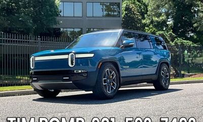2023 Rivian R1S Adventure