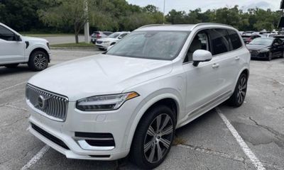 2024 Volvo XC90 Plus Bright