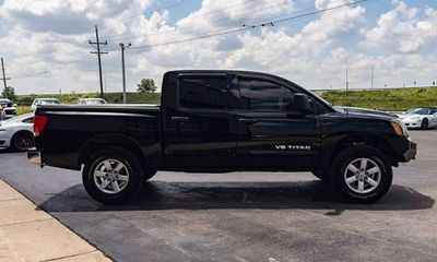 2014 Nissan Titan SV