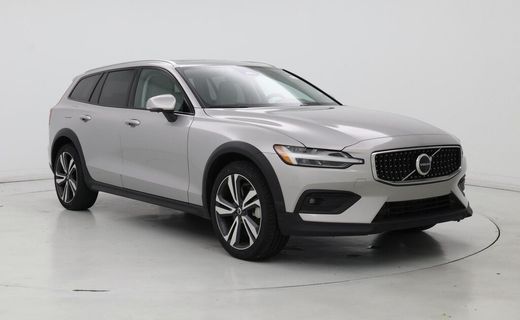 2025 Volvo V60CC Plus