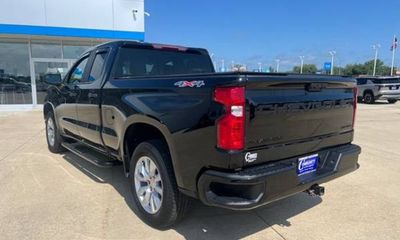 2024 Chevrolet Silverado Custom