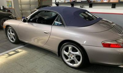 2002 Porsche 911 Cabriolet