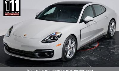 2023 Porsche Panamera 4 Platinum