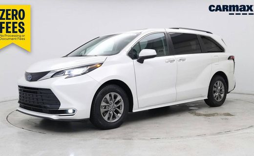 2023 Toyota Sienna XLE