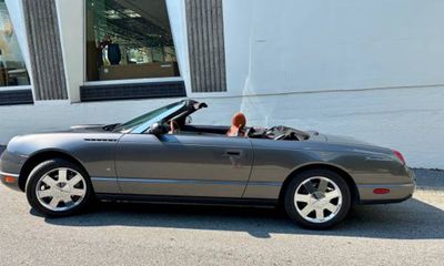 2003 Ford Thunderbird