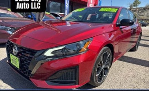 2023 Nissan Altima SR